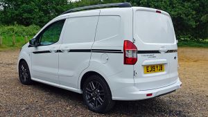 Ford-Transit-Courier-rear2.jpg