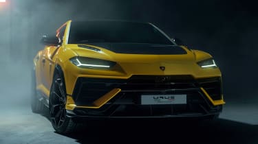 Lamborghini Urus Performante - front yellow