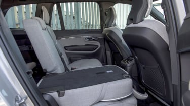 Volvo XC90 Recharge - rear seats