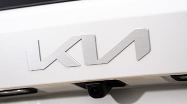 Kia Sorento Edition - Kia badge