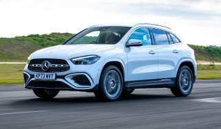 Mercedes GLA - front tracking
