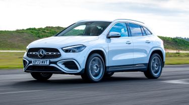 Mercedes GLA - front tracking
