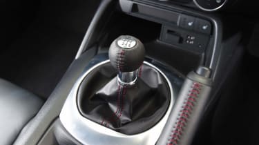 Mazda MX-5 1.5 2015 gearstick
