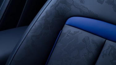 Rolls-Royce Black Badge Cullinan Blue Shadow - seat