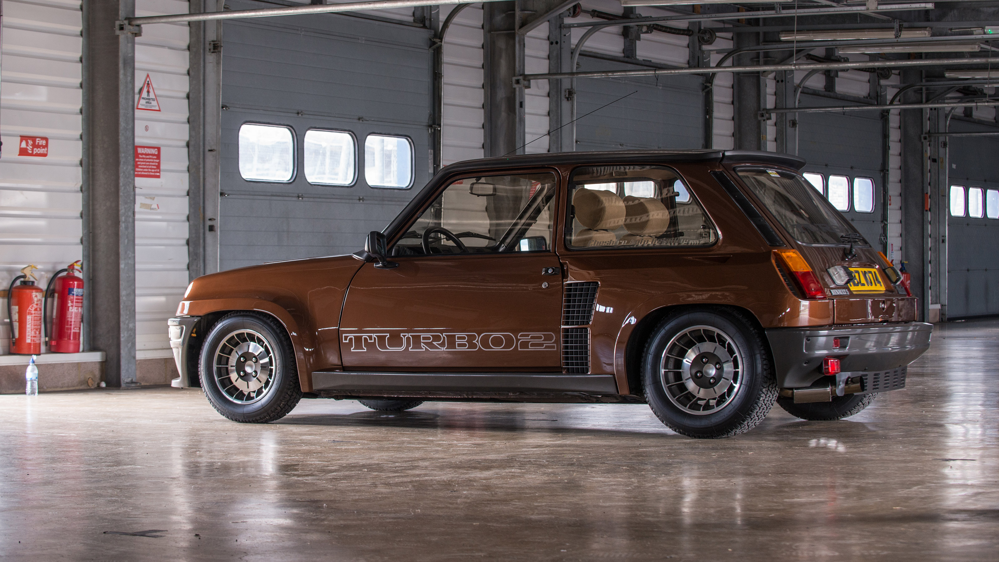 Renault 5 Turbo reborn with 400-hp engine and carbon fiber body