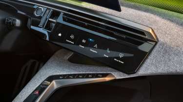 New Peugeot 5008 seven-seat SUV - controls