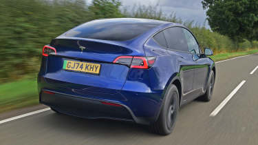 Tesla Model Y - rear tracking 