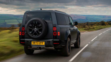 Land Rover Defender 130 Outbound D300 AWD - rear tracking