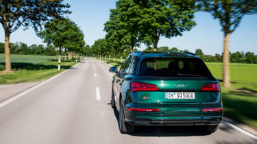 Audi SQ5 - rear tracking