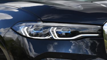 BMW X7 - headlight