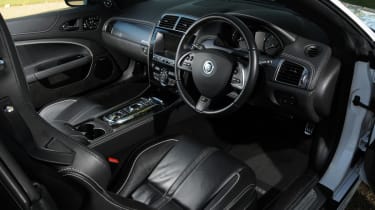 Jaguar XKR-S Coupe dash