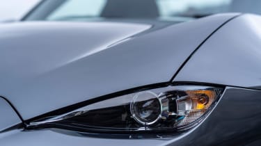 Mazda MX-5 RF - headlight