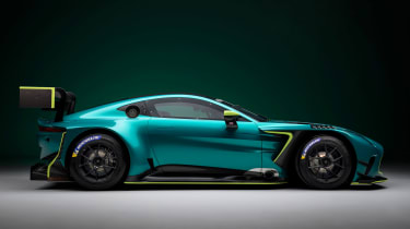 Aston Martin Vantage GT3 - side