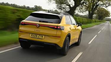 New Volkswagen T-Roc 2026 - rear tracking 
