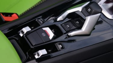 Lamborghini Huracan Spyder UK - centre console