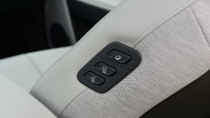 Hyundai Ioniq 5 - seat controls