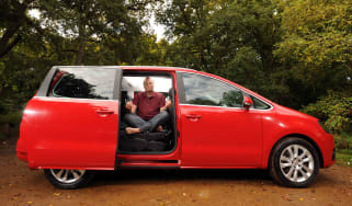 SEAT Alhambra side profile header