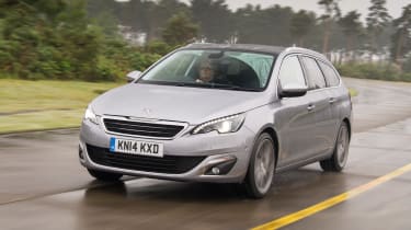Peugeot 308 SW UK front tracking