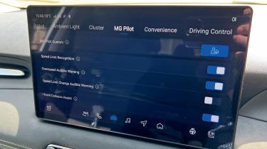 MG4 Urban - infotainment