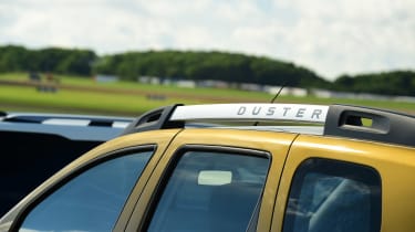 Dacia Duster - roof