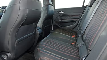 Peugeot 308 GT - rear seats
