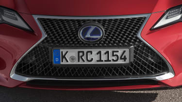 Lexus RC grille