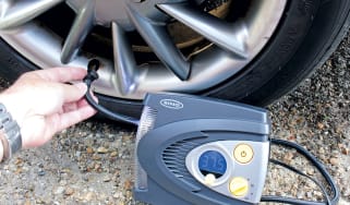 Best mini air compressors for car tyres header