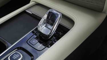 Volvo XC90 B5 - crystal gear selector