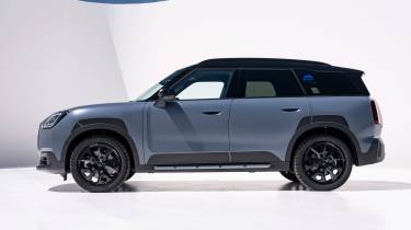 MINI Countryman Untamed - side