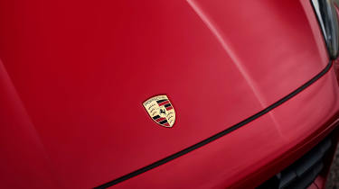 Porsche Cayenne GTS - Porsche badge