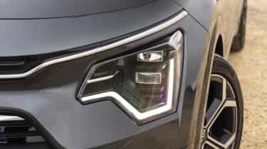 Kia Niro Hybrid - headlights