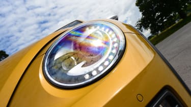 Volkswagen Beetle Dune Cabriolet 2016 - headlight