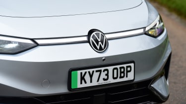 Volkswagen ID.7 - front badge