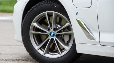 BMW 530e iPerformance - wheel
