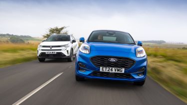 Ford Puma and Renault Captur - front tracking 