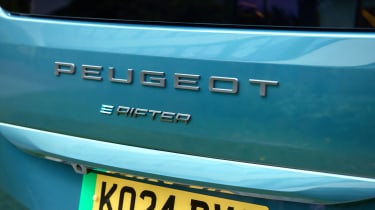 Peugeot E-Rifter - tailgate badging