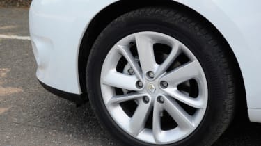 Renault Megane 1.2 TCE wheel