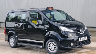 Nissan NV200 taxi front