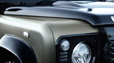 Land Rover Defender Autobiography - front detail
