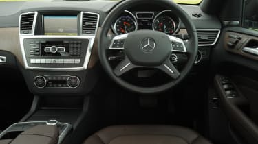 Mercedes ML 250 CDI dash