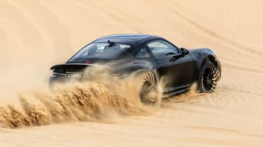 Porsche 911 Dakar on sand - rear