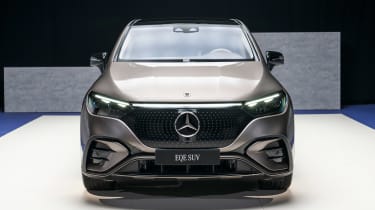 Mercedes EQE SUV - full front