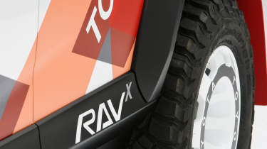 Toyota RAV-X Concept - side branding