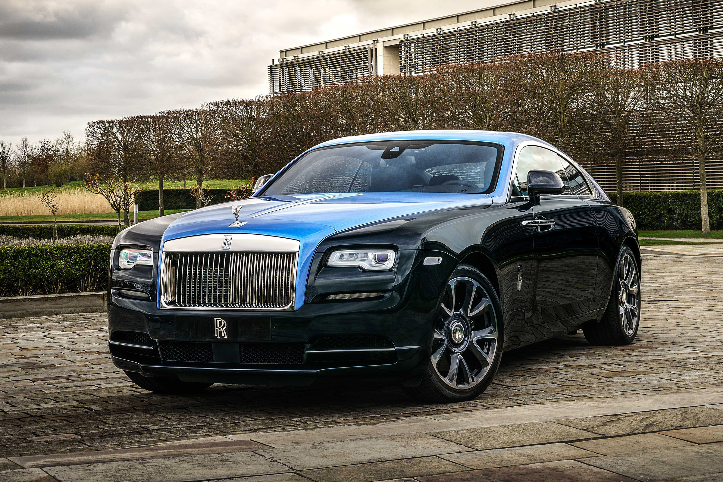 Rolls-Royce reveals one-off Wraith by Emirati artist Mohammed Kazem ...