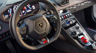Lamborghini Huracan LP 580-2 interior