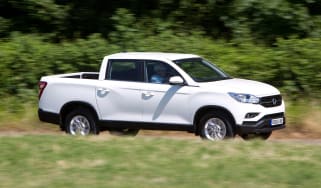 SsangYong Musso EX - front