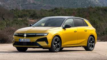 Vauxhall Astra facelift - front static