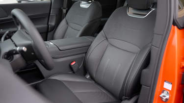 XPeng G6 - front seats