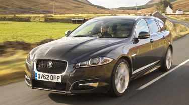 Jaguar XF Sportbrake S Diesel front action