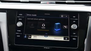Volkswagen Arteon eHybrid - screen